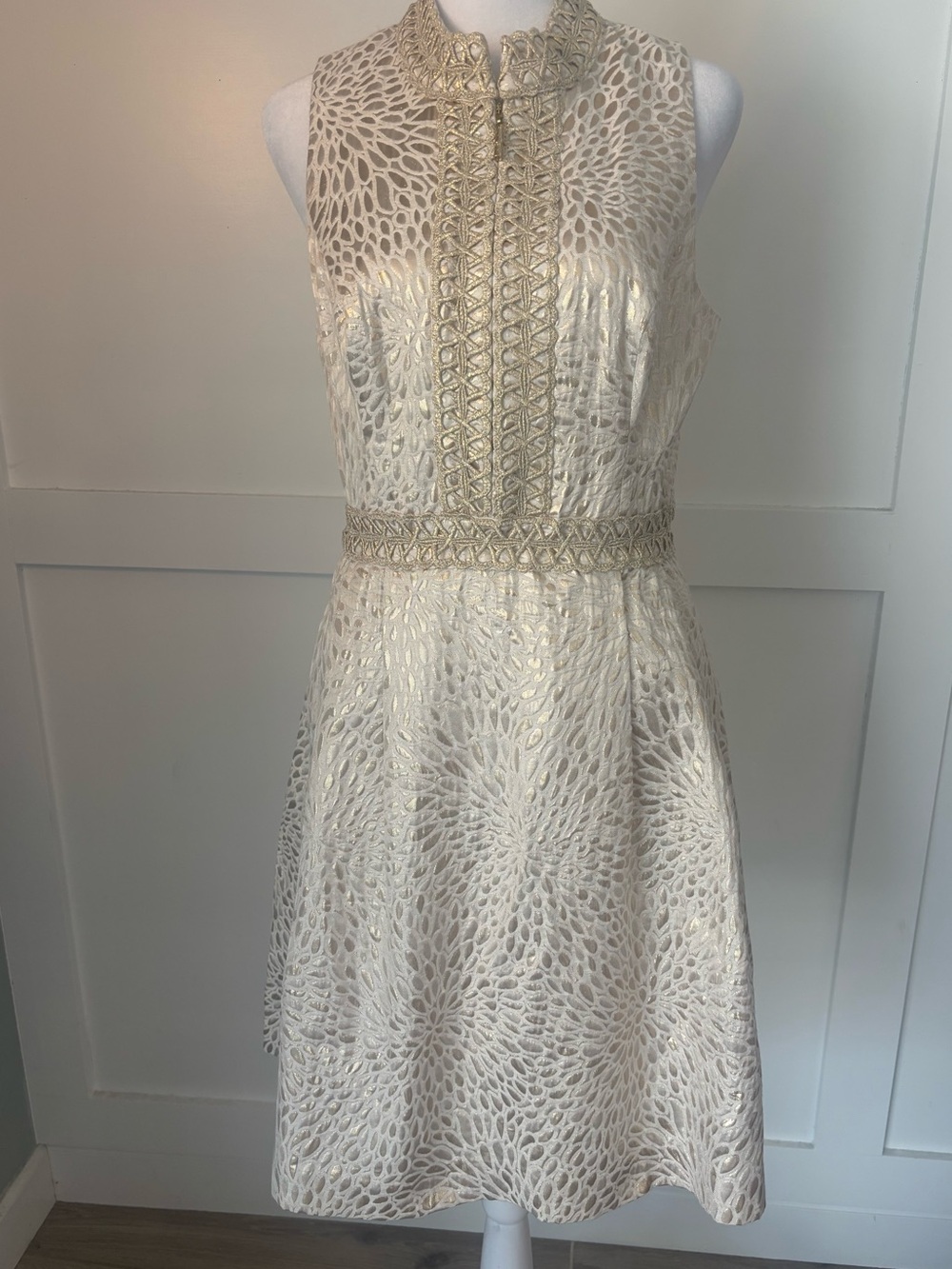 Lilly Pulitzer Franco Dress with Gold Accents size 4 in excellent condition